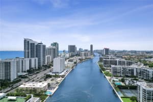 842 Spinnaker Dr E Hollywood, FL 33019 - MLS#A11877023
