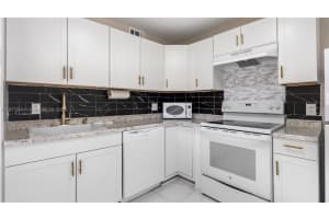 251 Sw 132nd Way 201h Pembroke Pines, FL 33027 - MLS#A11877024