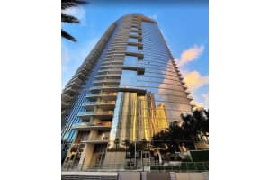 851 Ne 1st Ave 302, Miami