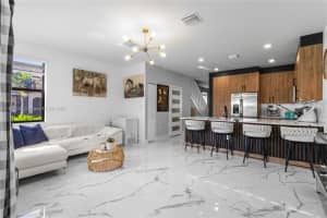 10467 W 34th Ct, Hialeah