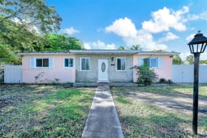 11850 Sw 199th St, Miami