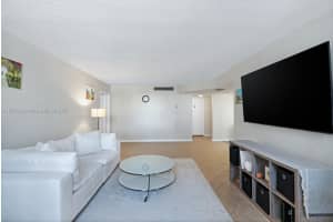 100 Golden Isles Dr 101 Hallandale Beach, FL 33009 - MLS#A11877259