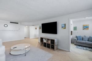 100 Golden Isles Dr 101 Hallandale Beach, FL 33009 - MLS#A11877259