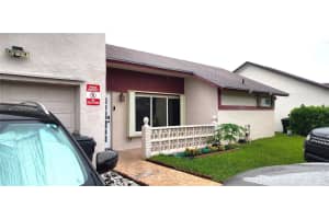 7707 Sw 8th St, North Lauderdale