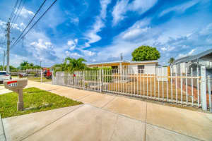 4150 E 9th Ct Hialeah, FL 33013 - MLS#A11877292