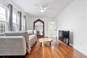 660 Ne 32nd St, Oakland Park
