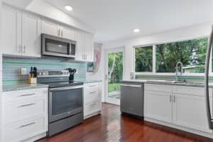 660 Ne 32nd St Oakland Park, FL 33334 - MLS#A11877330