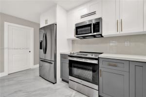 951 W 30th St 1 Hialeah, FL 33012 - MLS#A11877352
