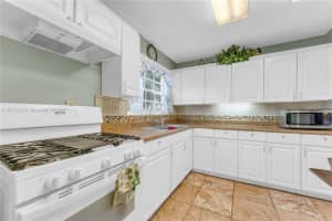 3277 Nw 202nd Ln Miami Gardens, FL 33056 - MLS#A11877353