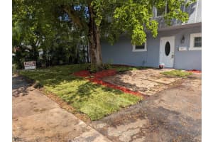 1371 Ne 40th Pl 1 Oakland Park, FL 33334 - MLS#A11877362
