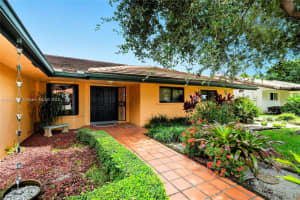 8151 Sw 90th Ave Miami, FL 33173 - MLS#A11877388