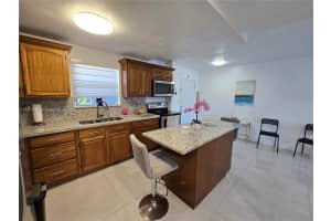 9359 Fontainebleau Blvd, Miami, FL 33172, Sold 12/01/25
