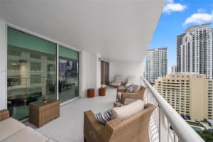 1200 Brickell Bay Dr APT 2812, Miami, FL 33131, - MLS#A11877492
