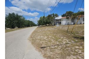 140 Crestmore Dr Lake Placid, FL 33852 - MLS#A11877525