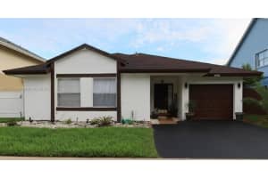 9740 Sw 13th St, Pembroke Pines