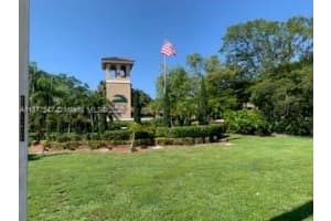 204 E Palm Cir E Pembroke Pines, FL 33025 - MLS#A11877547