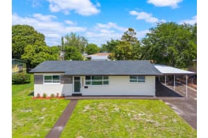741 Nw 175th Dr, Miami Gardens