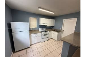 817 Nw 10th St 4 Hallandale Beach, FL 33009 - MLS#A11877871
