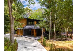 6525 Sw 133 Pinecrest, FL 33156 - Off Market