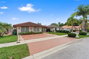 851 Nw 132nd Pl Miami, FL 33182 - MLS#A11877885