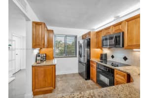 398 Lakeview Dr 205 Weston, FL 33326 - MLS#A11877919
