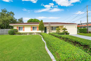124 Sw 51st Pl, Miami