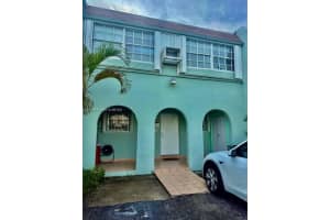 7174 W 2nd Ln, Hialeah