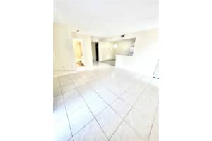 251 W Palm Cir W 206 Pembroke Pines, FL 33025 - MLS#A11877965