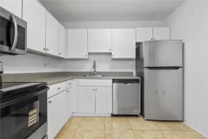 5112 Nw 79th Ave 305 Doral, FL 33166 - MLS#A11877982