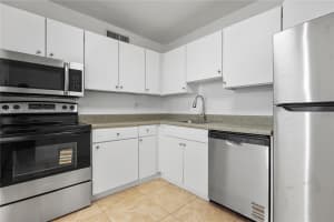 5112 Nw 79th Ave 305 Doral, FL 33166 - MLS#A11877982