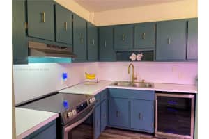 4200 Hillcrest Dr 303 Hollywood, FL 33021 - MLS#A11878042