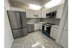 2061 Nw 47th Ter 212, Lauderhill