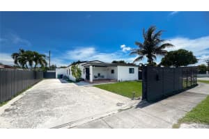10370 Sw 34th St Miami, FL 33165 - MLS#A11878097