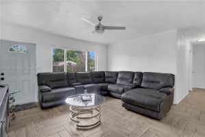 4390 Sw 24th St Fort Lauderdale, FL 33317 - MLS#A11878118