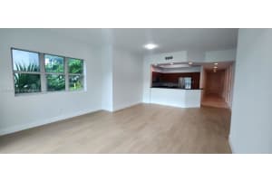 15051 Royal Oaks Ln 106, North Miami