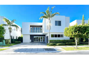 10050 Nw 74th Ter, Doral