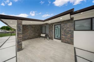 421 W 55th Pl Hialeah, FL 33012 - MLS#A11878170