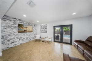 421 W 55th Pl Hialeah, FL 33012 - MLS#A11878170