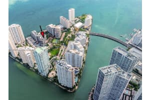 540 Brickell Key Dr 811, Miami