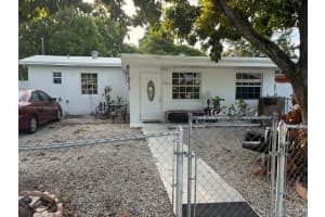 10325 Nw 36th Ct, Miami
