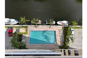 2350 Ne 135th St 1406, North Miami