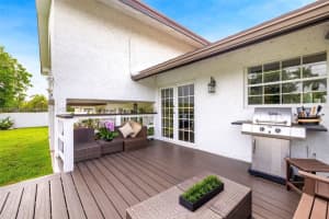 16530 Royal Poinciana Ct Weston, FL 33326 - MLS#A11878291