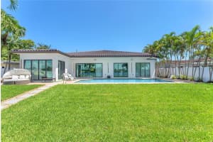 21100 Ne 25th Ct Miami, FL 33180 - MLS#A11878297