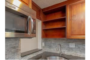 633 Ne 2nd Ave 8 Fort Lauderdale, FL 33304 - MLS#A11878355