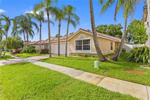 18255 Nw 21st St, Pembroke Pines