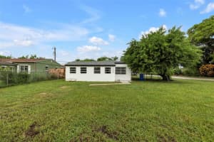 1695 Ne 175th St, North Miami Beach