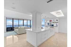 1331 Brickell Bay Dr 1811 Miami, FL 33131 - MLS#A11878432