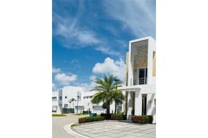 10359 Nw 67th Ter 10359 Doral, FL 33178 - MLS#A11878438