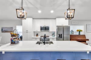 9886 Nw 2nd St, Plantation