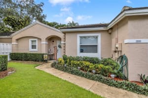 9886 Nw 2nd St Plantation, FL 33324 - MLS#A11878449